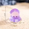 Novo produto transfronteiriço: figurinhas criativas de lulas que brilham no escuro em miniatura, decorações adoráveis para aquário, acessórios para DIY, itens de saco surpresa e pequenos enfeites