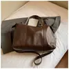 Bolsa Tote de Design da Moda para Mulheres 2025 Nova Retro Versátil Grande Capacidade Ombro Transversal Transfronteiriça
