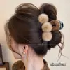 Pinza para el pelo de felpa de tamaño mediano para cabello fino, nuevo estilo 2026, accesorio de alta gama para el cabello para mujer, pinza para el pelo para la parte posterior de la cabeza
