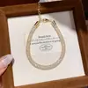 Pulseira de Luxo Leve Estilo Francês com Fecho Oval Flor de Zircônia, Design Único, Joia Exquisita e Versátil