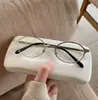 Gafas de Sol Ovaladas de Marco Pequeño Europeas y Americanas para Mujer Tendencia Selección de Influencers Cara Pequeña Protección UV Gafas de Sol Retro Americanas Ins
