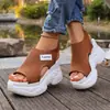 Sandálias de verão para mulheres, moda nova casual e moderna, sandálias de cunha casuais com sola grossa, sapatos de verão populares em tricô fly-knit para mulheres