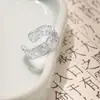 Anillo Rama de Flor de Vid Guofeng Nuevo Chino Simple y Generoso de Alto Nivel Flor Calada Retro Palacio Anillo Abierto
