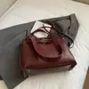 Bolsa Outono e Inverno Bolsa de Moda de Alta Qualidade Grande Capacidade Bolsa Feminina Mais Vendida Bolsa Kelly para o Trabalho Bolsa de Ombro Simples