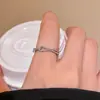 Anel Exquisito de Zircônia Micro-Incrustada com Cruz e Diamante Pavimentado para Mulheres, Anel Aberto Ajustável para Dedo Indicador, Mesmo Estilo que Celebridade da Internet, Anel de Atacado