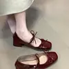 Falda versátil de temperamento tacón grueso tacones altos 2026 Primavera Franceses lazo plateado Mary Janes suela gruesa zapatos de vestir