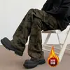 Pantalones vaqueros casuales unisex de camuflaje lavado con forro polar retro, bolsillos, pierna recta adelgazante, pierna ligeramente ancha, pantalones largos al por mayor