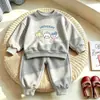 Traje Deportivo Casual Suelto de Dibujos Animados Nuevo para Niños de Primavera y Otoño Atuendo de Moda para Niños Pequeños Lindo Conjunto de Dos Piezas Moderno