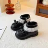 Botines Cortos para Niños 2026 Otoño/Invierno Nuevo Estilo Botines para Bebés Botas Martin para Niñas Adorno de Encaje Zapatos de Piel Zapatos Gruesos para Bebés