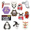 Insignias navideñas de dibujos animados transfronterizas, gato, bruja, calavera, danza del león, broches divertidos de aleación, pines para ropa, venta al por mayor del fabricante