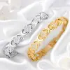 Pulsera de Pareja de Moda y Versátil con Diseño de Trébol de Cuatro Hojas, Joyería de Pulsera de Nicho con un Toque de Alta Gama, Accesorios de Mano Transfronterizos Europeos y Americanos