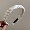 Elegante Diadema de Terciopelo con Rayas Diagonales de Aspecto de Lujo, Diadema Suave de Esponja, Diseño de Corona Alta, Accesorio para el Cabello de Moda