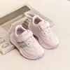 Zapatos ligeros de piel para niños pequeños, zapatillas transpirables para niñas, zapatillas deportivas para niños, nuevos zapatos para primavera y otoño 2026