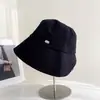 Nuevo Estilo Primavera y Verano Sombrero de Pescador a Cuadros Cosido para Mujer con Logo Lateral, Sombrero de Sol de Ala Ancha, Casual, Adelgazante, Protección Solar Sombrero de Cubo, Moderno