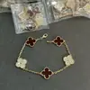 Pulseira da Sorte Trevo de Quatro Folhas Pulseira Flor da Sorte para Mulheres Cinco Flores Joias de Luxo Leve Pulseira em Camadas de Alto Padrão