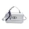Bolso Retro de Puntada de Alta Gama Transfronterizo para Mujer 2024 Nuevo Bolso de Mano Moda Bufanda de Seda Bolso Pequeño Cuadrado para Viajero Cartero