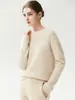 Luxo leve e minimalista! Nova coleção outono/inverno 2026: suéter feminino de cashmere com gola redonda, apresentando um design de tricô com ombro raglã, perfeito como camada base