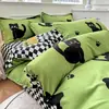 Conjunto fofo de quatro peças em algodão com aloe vera estilo coreano, com fundo verde fresco e estampa de gato preto, capa de edredom para conjunto de cama de quarto e casa de temporada