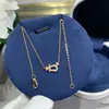 Collar Herradura V Chapado en Oro Oro de 18 Quilates Versión de Alta Gama Mini Tamaño Mediano Cadena de Clavícula de Lujo para Mujer Entrega Directa de Fábrica
