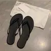 Chanclas de suela plana para mujer, adecuadas para usar al aire libre en verano, nuevo modelo 2026, absolutamente hermosas, combinan bien con faldas, cómodas para los pies, sandalias de playa