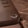 Anéis Versáteis Banhados a Prata para Mulheres, Estilo Ins, Alta Retenção de Cor, Anéis Empilháveis de Luxo de Nicho de Alta Qualidade, Anéis de Dedo da Moda