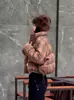 Chaqueta corta acolchada de invierno nueva estilo coreano para mujeres petite, abrigo moderno con cuello alto, chaqueta corta de algodón gruesa 2026 para mujeres