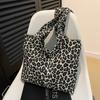 Bolso de lona con estampado de leopardo estilo coreano 2024, bolso de mano informal a la moda, bolso de hombro sencillo retro de gran capacidad