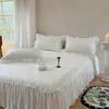 2026 Novo Modelo Pe Resfriamento Feijão de Gelo Cama Saia Estilo Tapete Conjunto de Três Peças Verão Sonho Rosa - Cena Dois