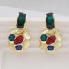Aretes geométricos retro irregulares de color con esmalte de gota 2023 nuevos aretes de nicho de temperamento de alta gama para mujer