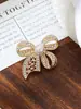 Broche Vintage com Diamantes, Cheio de Diamantes, Design Versátil de Borboleta, Broche Dourado, Acessório de Roupa Feminina Anti-Exposição, Joia de Alfinete