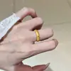 Impresionante anillo de diamantes vintage, diseño de nicho retro exquisito de lujo ligero con un toque de alta gama y artesanía intrincada