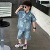 Conjunto Jeans de Manga Curta com Panda para Meninos Verão 2026 Novo Tendência Bebê Crianças Celebridade da Internet Moda de Rua Tendência de Roupa Infantil