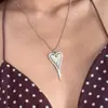 Cadena de Suéter con Forma de Corazón de Línea Simple Retro Collar de Corazón Asimétrico de Plata Cadena para Clavícula Versátil Personalizada Estilo Étnico