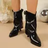 Botines de moda estilo francés con punta fina y tacón grueso, nuevo diseño otoño e invierno 2026, botas vintage de media pantorrilla con tachuelas