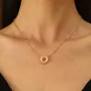 Joias Cruzadas Europeias e Americanas Moda Simples Brincos de Círculo Torcido Conjunto de Colar Joias de Corrente para Clavícula com Pingente de Círculo para Mulheres