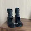 Sandálias chinelo de salto alto estilo coreano inspiradas no Instagram para pessoas baixinhas, novo modelo de verão 2026, versáteis e casuais para uso nas ruas