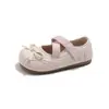 Sapatilhas Femininas de Salto Baixo Coleção Outono 2026 Sapatos Casuais Retrô Infantis Couro Macio Laço Estilo Ballet Tendência Sapatinhos de Couro