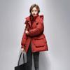 Chaqueta de plumón de invierno nueva para mujer de longitud media con cordón, elegante abrigo entallado que ajusta la cintura, estilo casual versátil de moda entallado