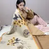 Liu Yifei Venta Caliente Bufanda Larga para Mujer Bufanda de Invierno Chal Usando Cachemir de Gama Alta Dama Ins Tejida Cálida