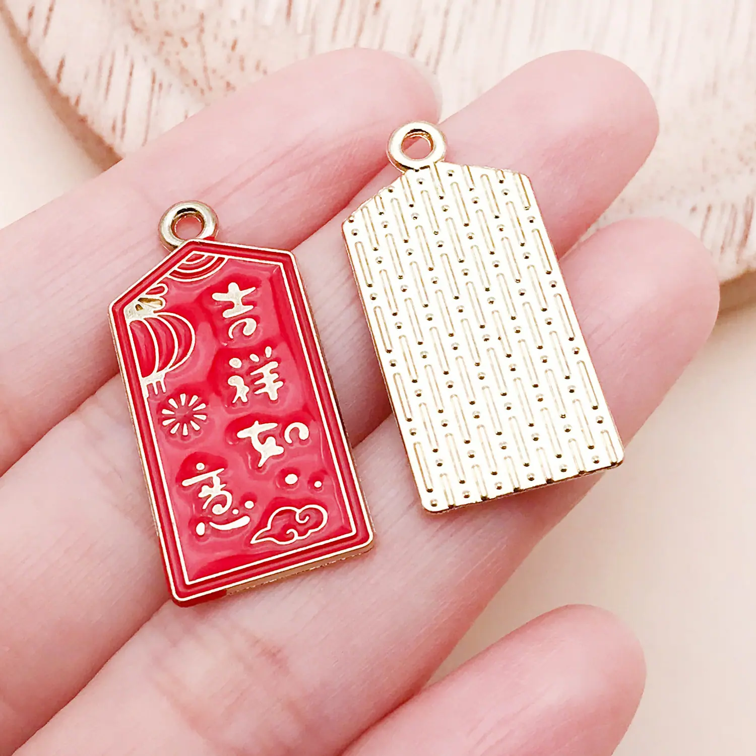 21495-DL-红色滴油锌合金新年吉祥如意30x14mm-