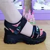 Sandalias Deportivas para Mujer 2026 Nuevo Verano Suela Gruesa Casual Aumentadoras de Altura Tacón de Cuña Velcro Moda Exterior Zapatos de Playa para Mujer