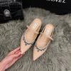 Sapatos Internos Aumentadores de Altura Femininos com Bico Fino de Strass Solado Plano Meia-Pantufas para Usar na Rua 25 Primavera Novo Casual Chinelos de Uma Tira com Biqueira