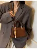 Bolso Cuadrado Pequeño de Ante Estilo Retro Transfronterizo, Bolso Cruzado Femenino Versátil y de Moda Estilo Coreano, Bolso Pequeño de Alta Gama para Viajes