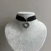 Comercio exterior transfronterizo Amazon Gargantilla de corazón hueco con espinas góticas collar de terciopelo de vampiro fabricante