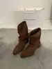 Design de Nicho Novas Botas Curtas Bico Fino Estilo Coreano Outono e Inverno Retrô Versátil Fivela de Cinto Salto Baixo Botas Western Botas de Cano Médio