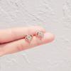 Pendientes de pin de plata con microincrustaciones de circonita, diseño pequeño y con sentido, pendientes de amor de moda famosos en Internet, clip para oreja simple para estudiantes para mujer