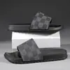 Pantuflas de Talla Grande Transfronterizas para Hombre, Para Uso Exterior en Verano, Chanclas Casuales Antideslizantes de Suela Suave para Exteriores, Sandalias de Playa de Celebridad de Internet