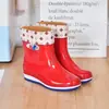 Botas de lluvia cortas para mujer, zapatos de agua para mujer, botas de lluvia para mujer, zapatos para mujer con suelas de goma, botas de agua de media caña para primavera y otoño, antideslizantes, impermeables para todas las estaciones