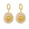 Brincos Rosto de Sol Gota de Óleo Branca Aço Inoxidável Banhado a Ouro Moda Retrô Brincos Versáteis para Mulheres Novo Estilo Estação Independente