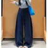 Calça de moletom roxa de outono, com cordão, pernas largas, cintura alta, modelagem que afina a silhueta, caimento solto, adequada para baixinhas, com caimento fluido, casual.